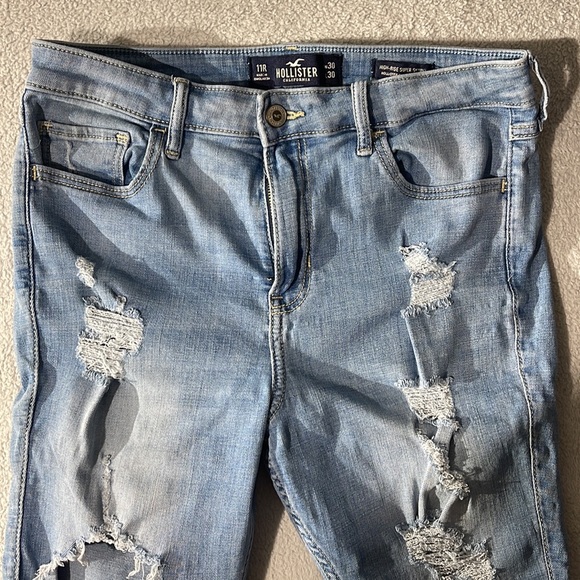 Hollister Jean - Picture 1 of 4